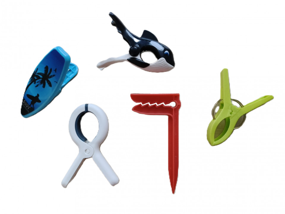 Assorted Travel Pegs and Towel Clips-image not found